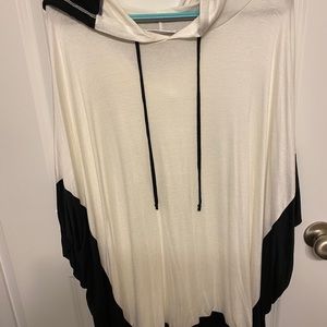 Black n white dolman sleeve shirt with hood
